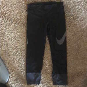 Nike dri-fit workout Capri leggings